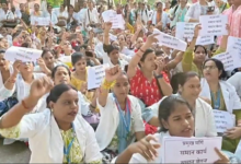 Photo of डिप्टी CM आवास के सामने ANM का प्रदर्शन, 2027 में परिणाम भुगतने की दी चेतावनी