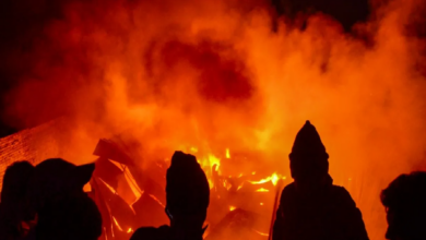 Photo of Mumbai Fire: कुर्ला में 13 मंजिला बिल्डिंग में लगी भीषण आग, तीन बच्चों सहित नौ लोग घायल