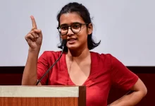 Photo of ‘शांतिपूर्ण विरोध का अधिकार नहीं छीन सकते’, पीस बॉन्ड पर अड़ीं नेहा बोरा…