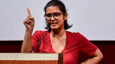Photo of ‘शांतिपूर्ण विरोध का अधिकार नहीं छीन सकते’, पीस बॉन्ड पर अड़ीं नेहा बोरा…