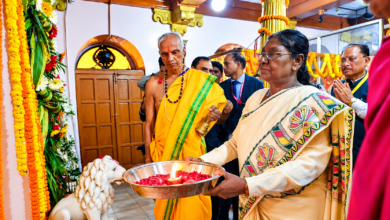 Photo of मां दंतेश्वरी के दरबार में पहुंचीं राष्ट्रपति मुर्मु, देश की सुख-समृद्धि के लिए की प्रार्थना