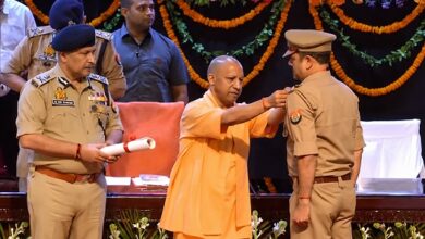 Photo of CM Yogi ने अदम्य साहसी व कर्तव्यनिष्ठावान पुलिसकर्मियों को किया सम्मानित