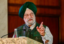 Photo of Russia से Oil आयात कम करने का दबाव नहीं:Hardeep Puri