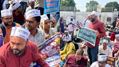 Photo of SCERT के बाहर शिक्षक भर्ती अभ्यर्थियों की हुंकार, बोले- 6 साल से संघर्ष कर रहे, सुनवाई नहीं