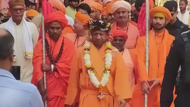 Photo of Vijayadashami पर दिखी नाथ पंथ की परंपरा, CM योगी ने विधि-विधान से की गोरखनाथ की पूजा